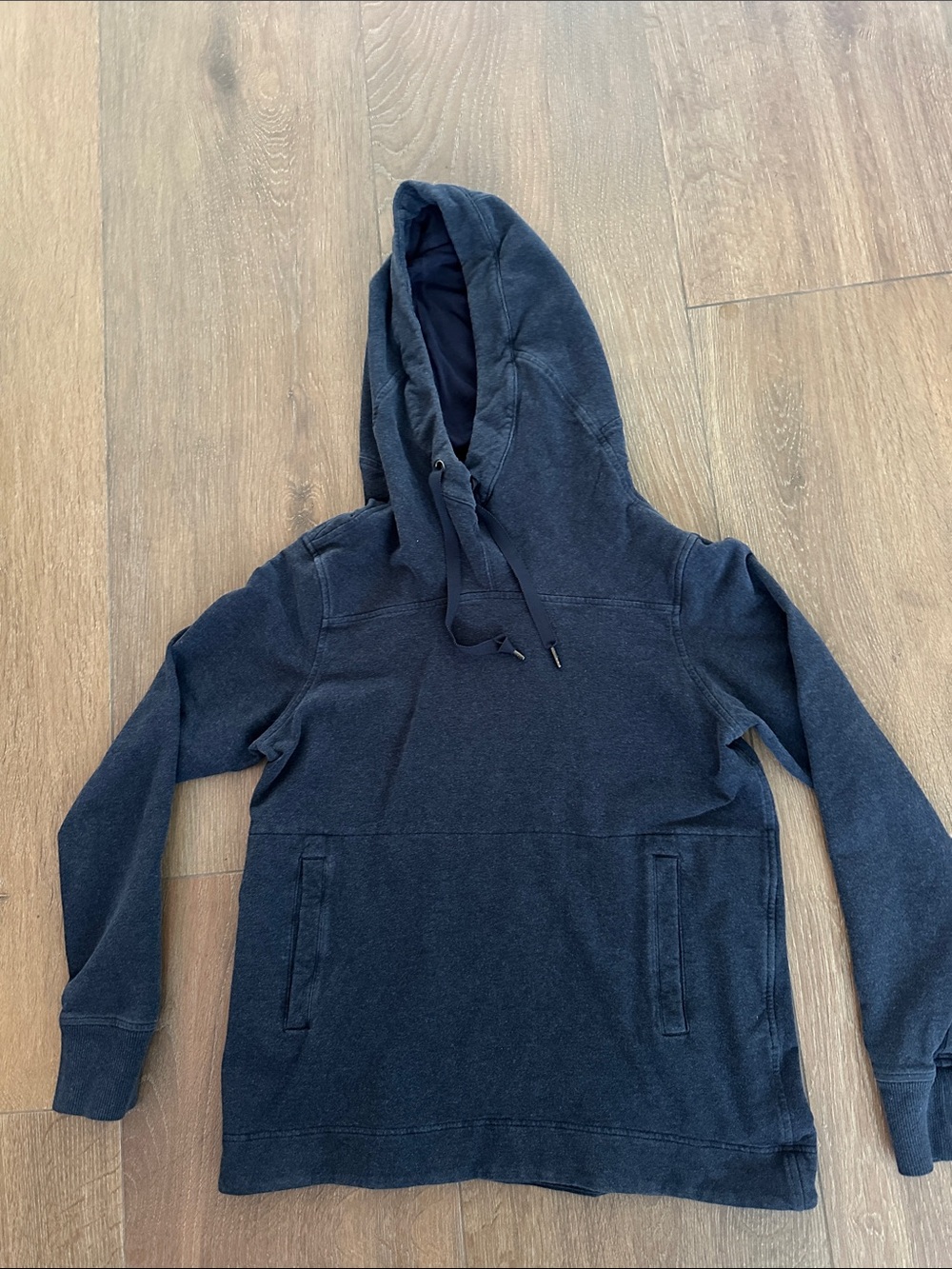 Lululemon Hooded Pullover Sweatshirt in hesthered blue. Size 8.